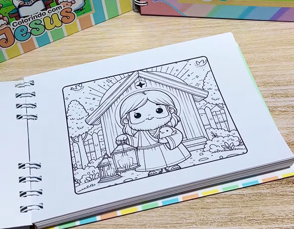 Crianças felizes colorindo livros cristãos